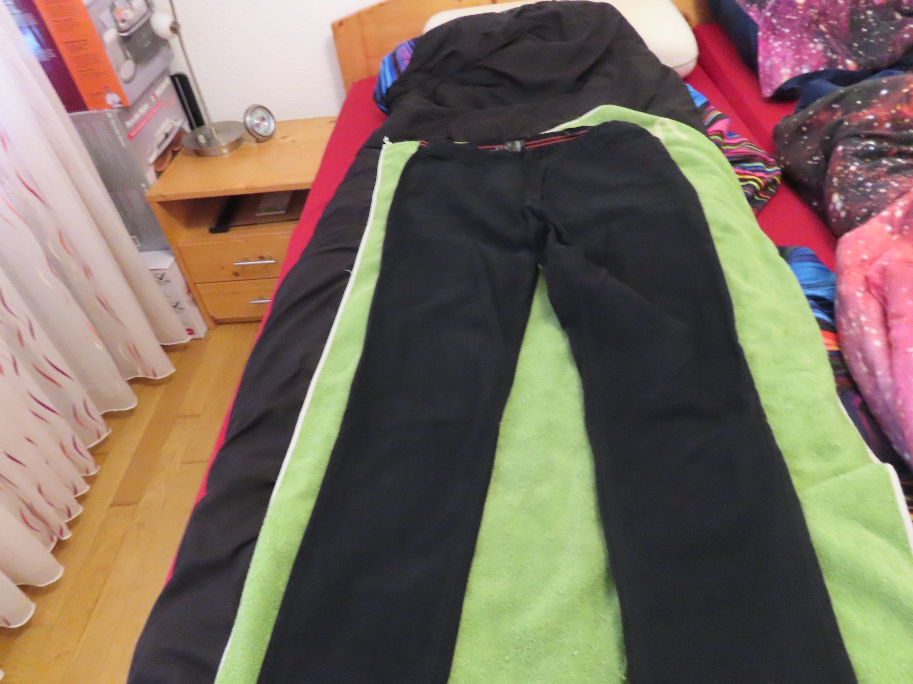 Pantaloni: 2x  Neu  Hose  Mit  Pullover – Nuovo (secondo la descrizione) da Rüfenacht BE venduto da tial70 1