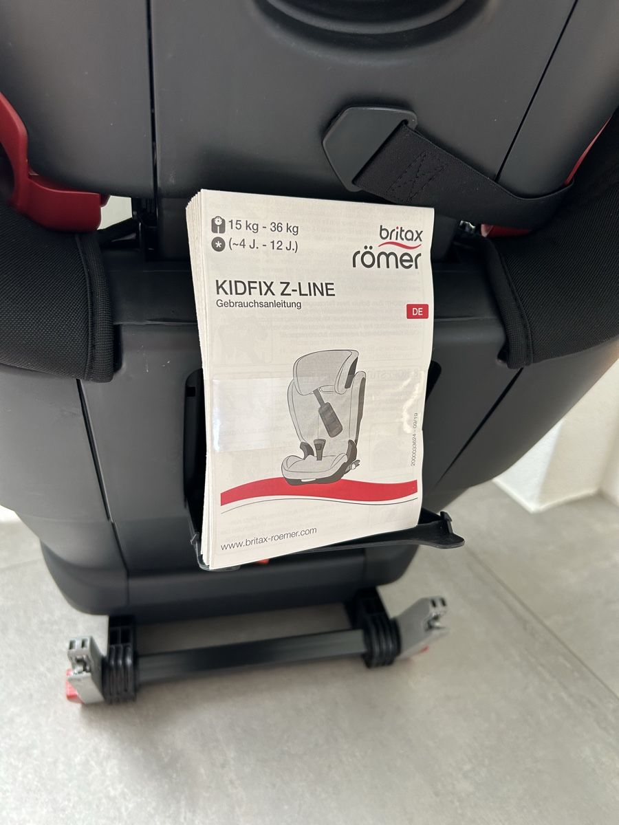 Britax Römer Seggiolini per auto: Britax Römer Kidfix Z-Line Kindersitz Schwarz – Usato da Niederhelfenschwil venduto da Anna-1212 4