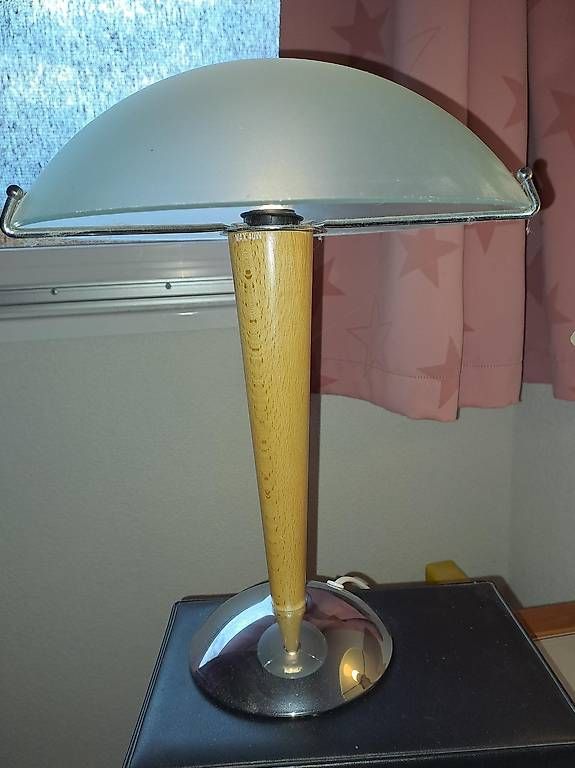 Tables de nuit: Lampe de chevet – D'occasion à Payerne par dur_6vmz 1
