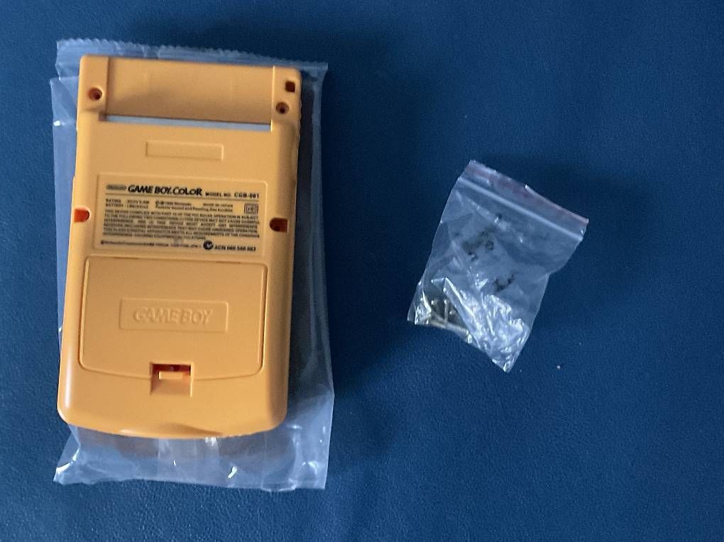 Shell Giochi: GBC Shell mit Ersatzteile Set – Nuovo (secondo la descrizione) da Köniz venduto da RetroBoy89 1