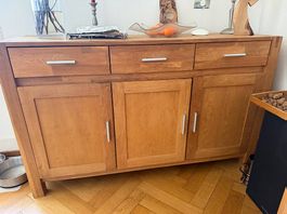 Massives Holzsideboard