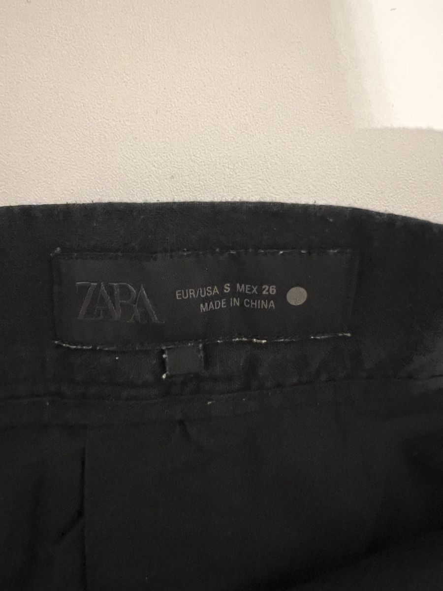 Zara Hosen: schwarze Stoffshorts Zara – Gebraucht aus Erlenbach von paulina.rad 1