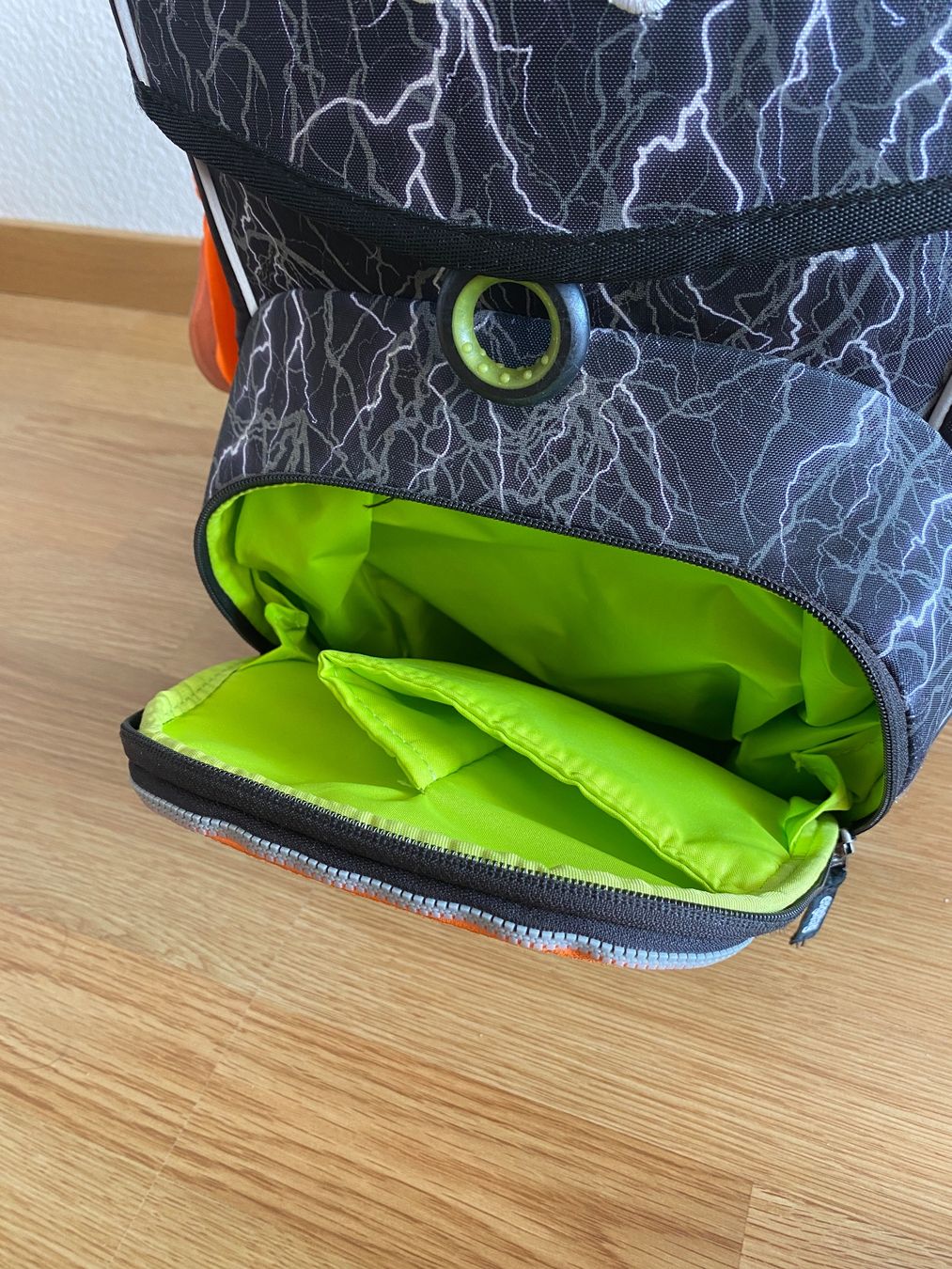 Ergobag Borse & Zaini: Ergobag Schulthek + Turnbeutel + Etui, schwarz mit Blitzen – Usato da Zürich venduto da joe_r8hb 4