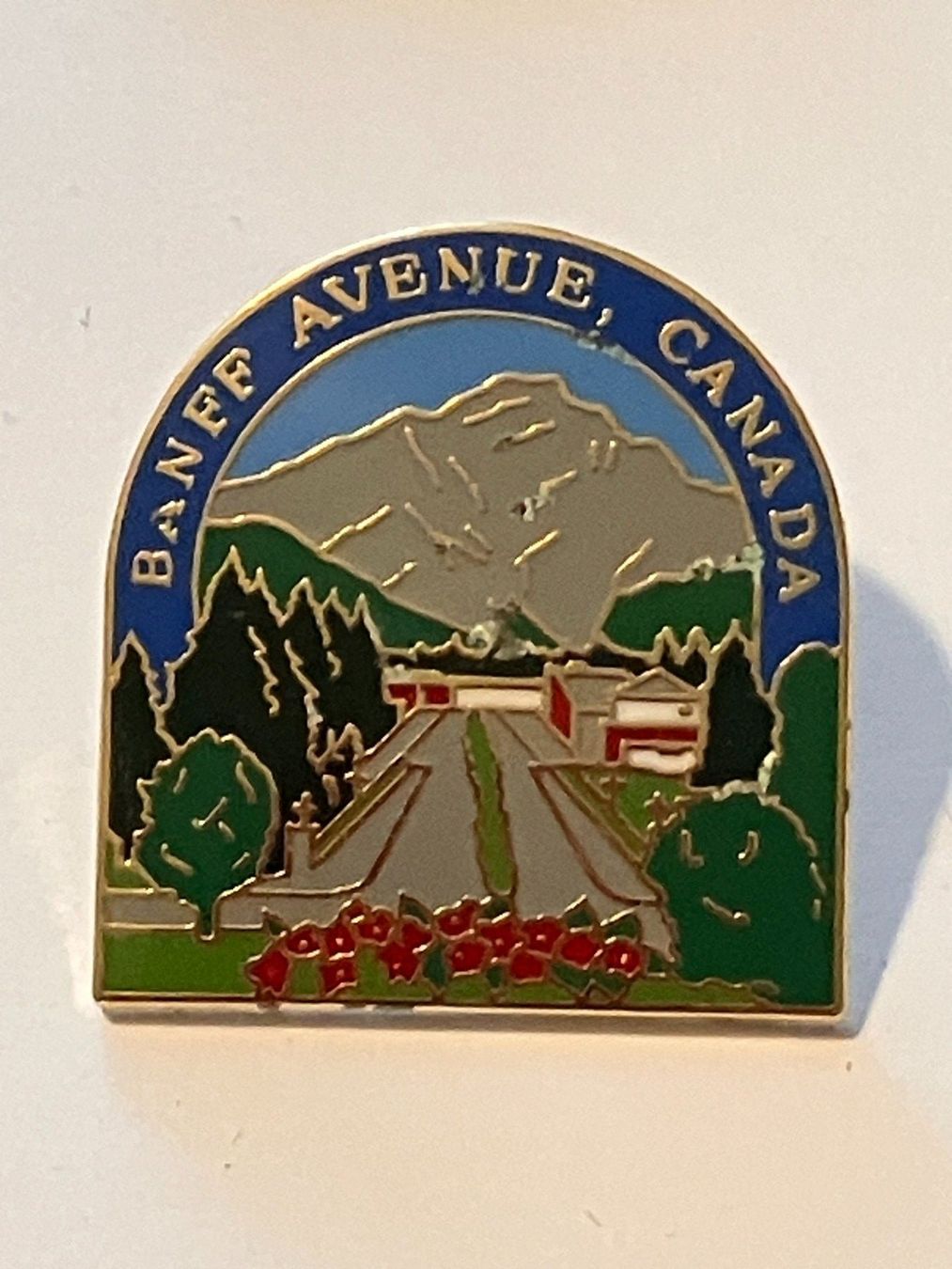 Placchette & Badge: 1 Pin Banff Avenue Canada – Usato da Basel venduto da djwwpp