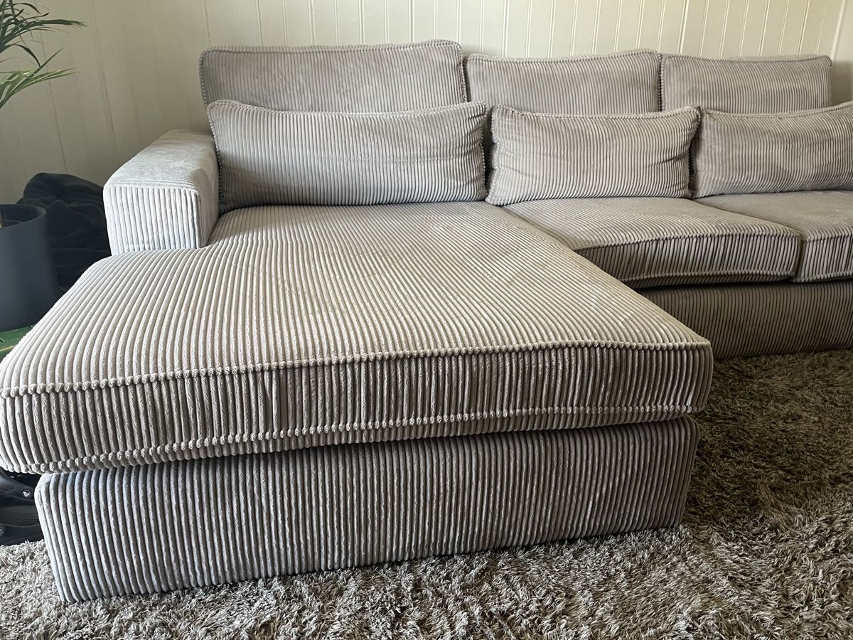 Divani: Modernes Sofa in Beige/Greige – Nuovo (secondo la descrizione) da Frauenfeld venduto da mar_ms6s 1