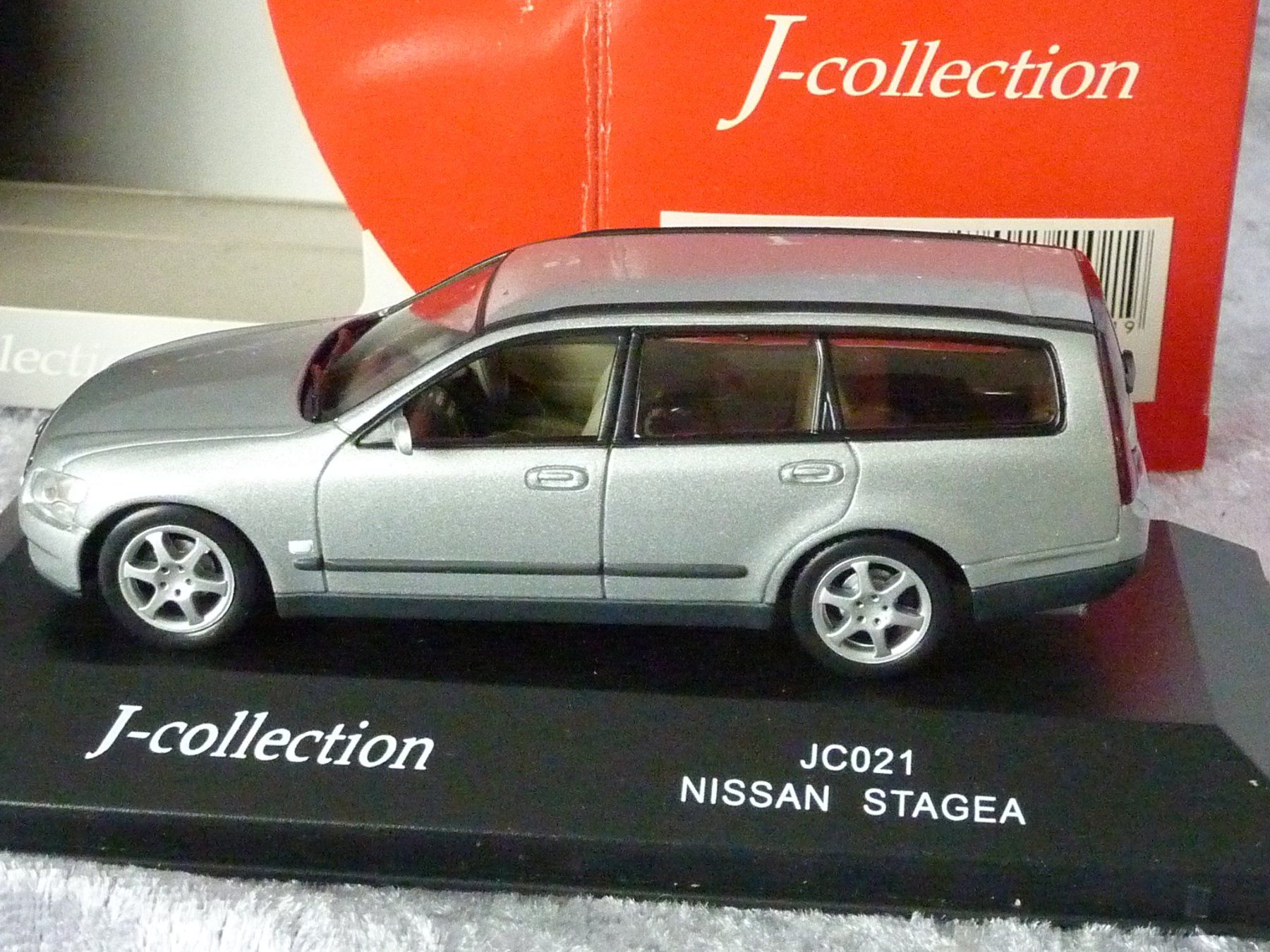 Nissan Modellini d'auto: Nissan Stagea Kombi 1:43 – Nuovo e nell'imballaggio originale da Dürrenäsch venduto da modellautos4you 1