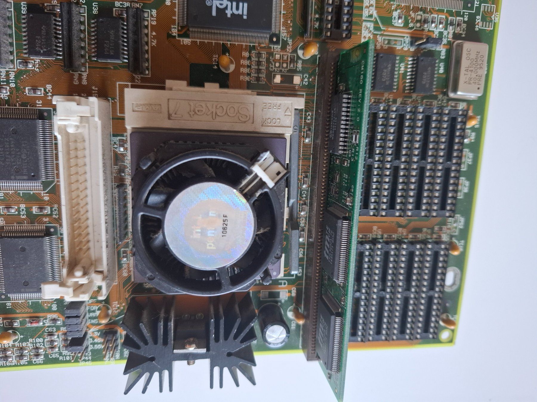 Cartes mère: Vintage Mainboard Socket 7 Iwill P54TS Rev 1.1 + Pentium – D'occasion à Schaffhausen par R_Muzh 3