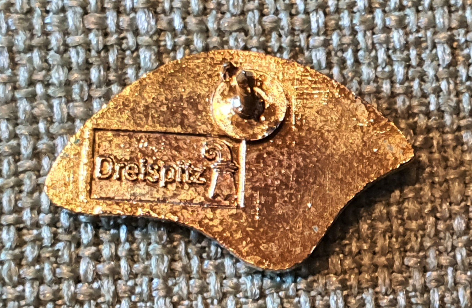 Placchette & Badge: L695 - Pin Basler Polizei Hut - 1789 / Dreispitz – Usato da Reinach BL venduto da Boston-Verkauf 1
