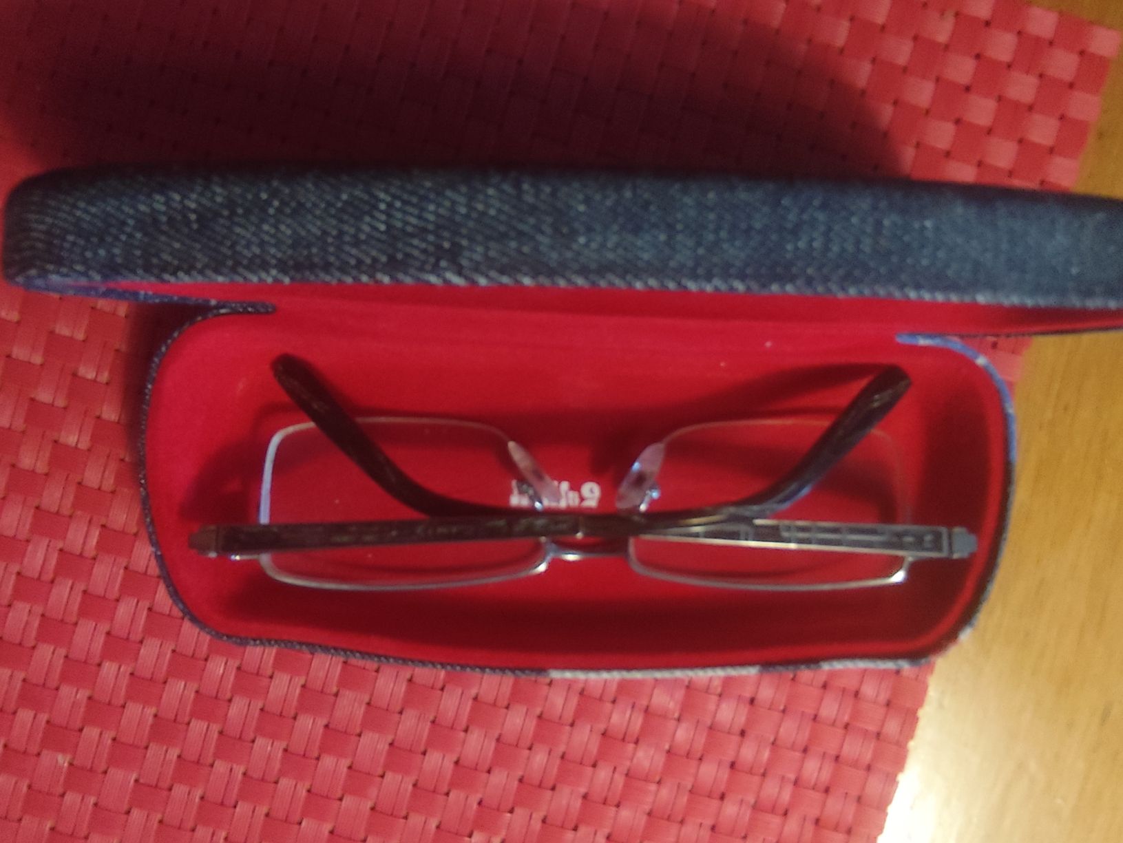 Brillen & Gläser: Brille (5 th STREET) mit orginal Etui – Gebraucht aus minusio von bierbrauer 4