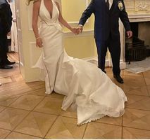 Abito da sposa sirena e scollo V taglia 40 con velo