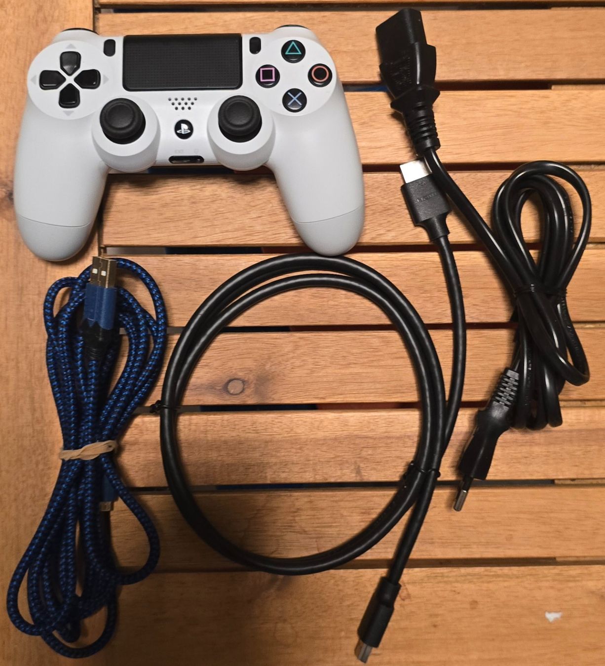 Sony Console: Playstation 4 Pro, Firmware 12.52, 2TB – Usato da Schwerzenbach venduto da Rcbb84 2