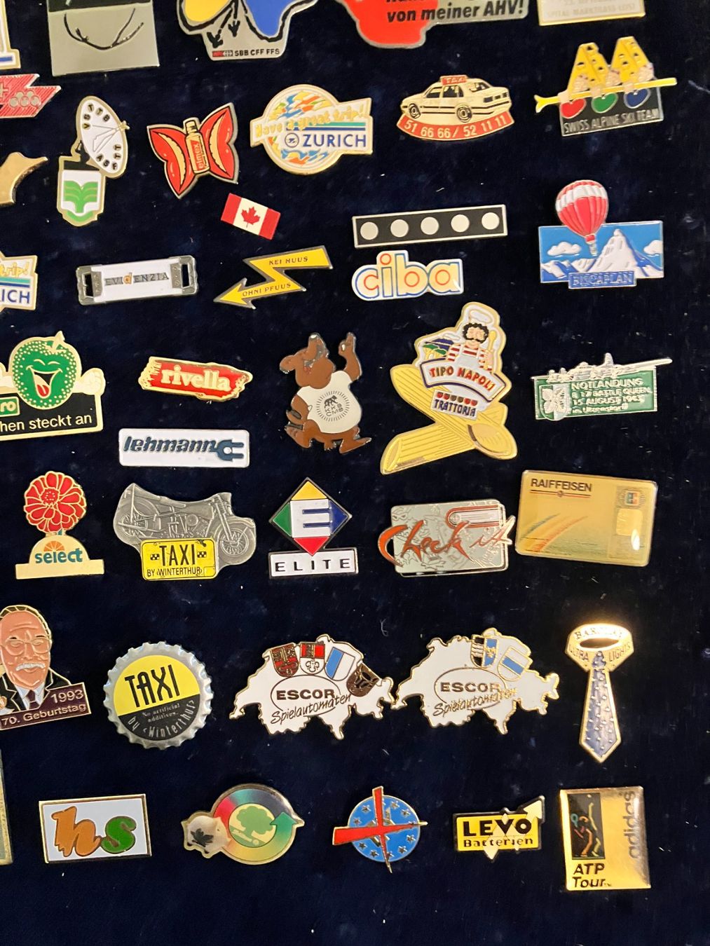 Placchette & Badge: ca. 100 Pin diverse Motive (8) – Usato da Basel venduto da djwwpp 3