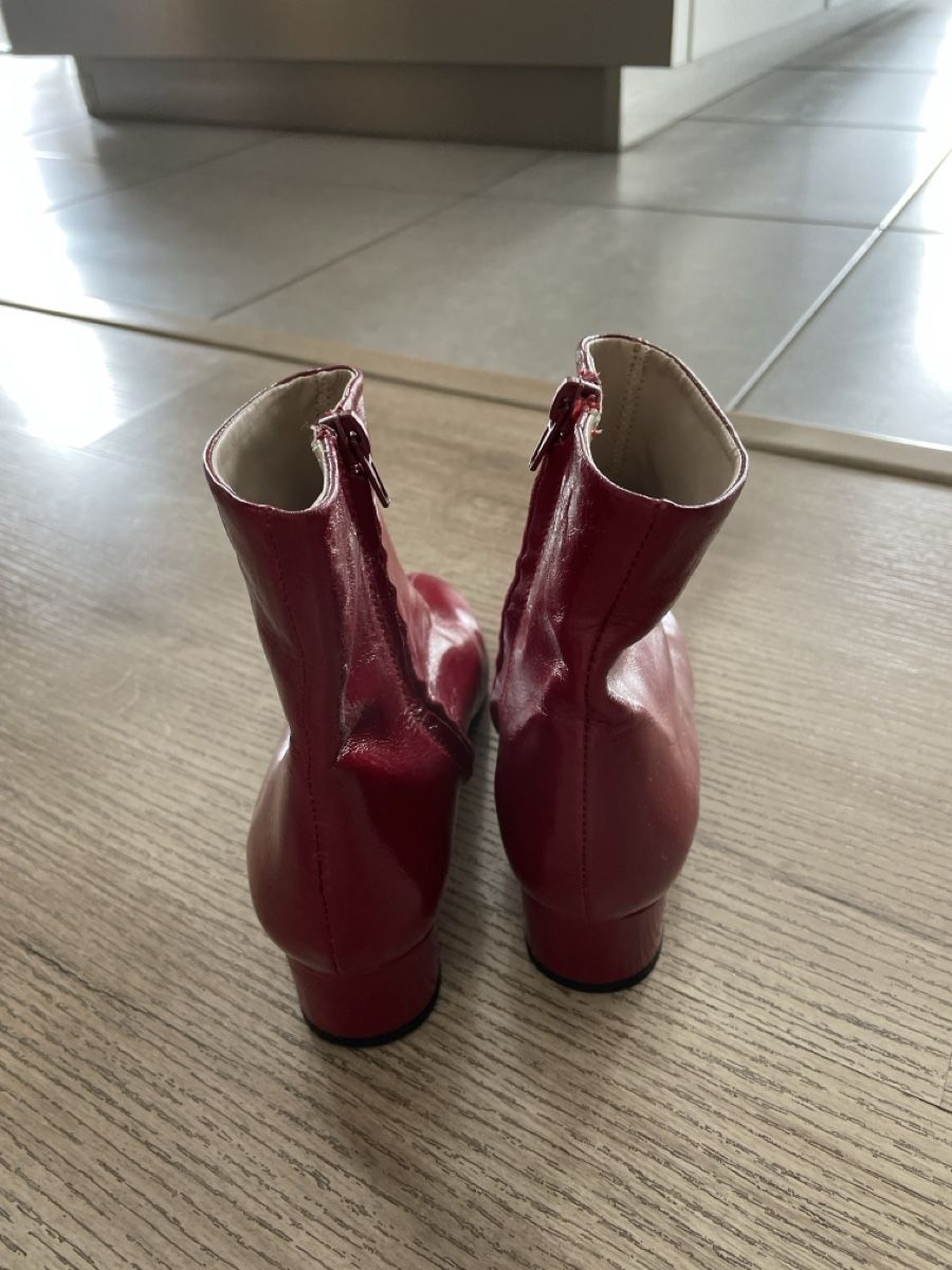 Zara Scarpe da donna: Chic Burgundy Patent Leather Ankle Boots – Nuovo (secondo la descrizione) da Vessy venduto da jie_gl9n 1