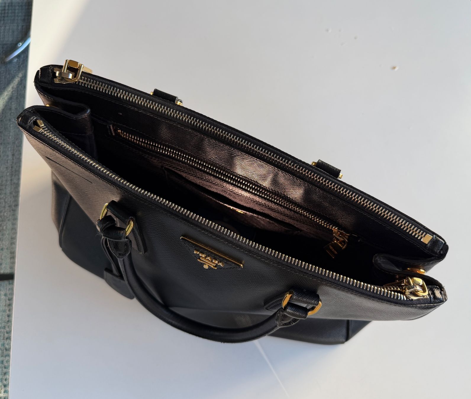 Prada Taschen für Damen: PRADA Handtasche Nero – Top Zustand – Gebraucht aus Zürich von MindWork66 3