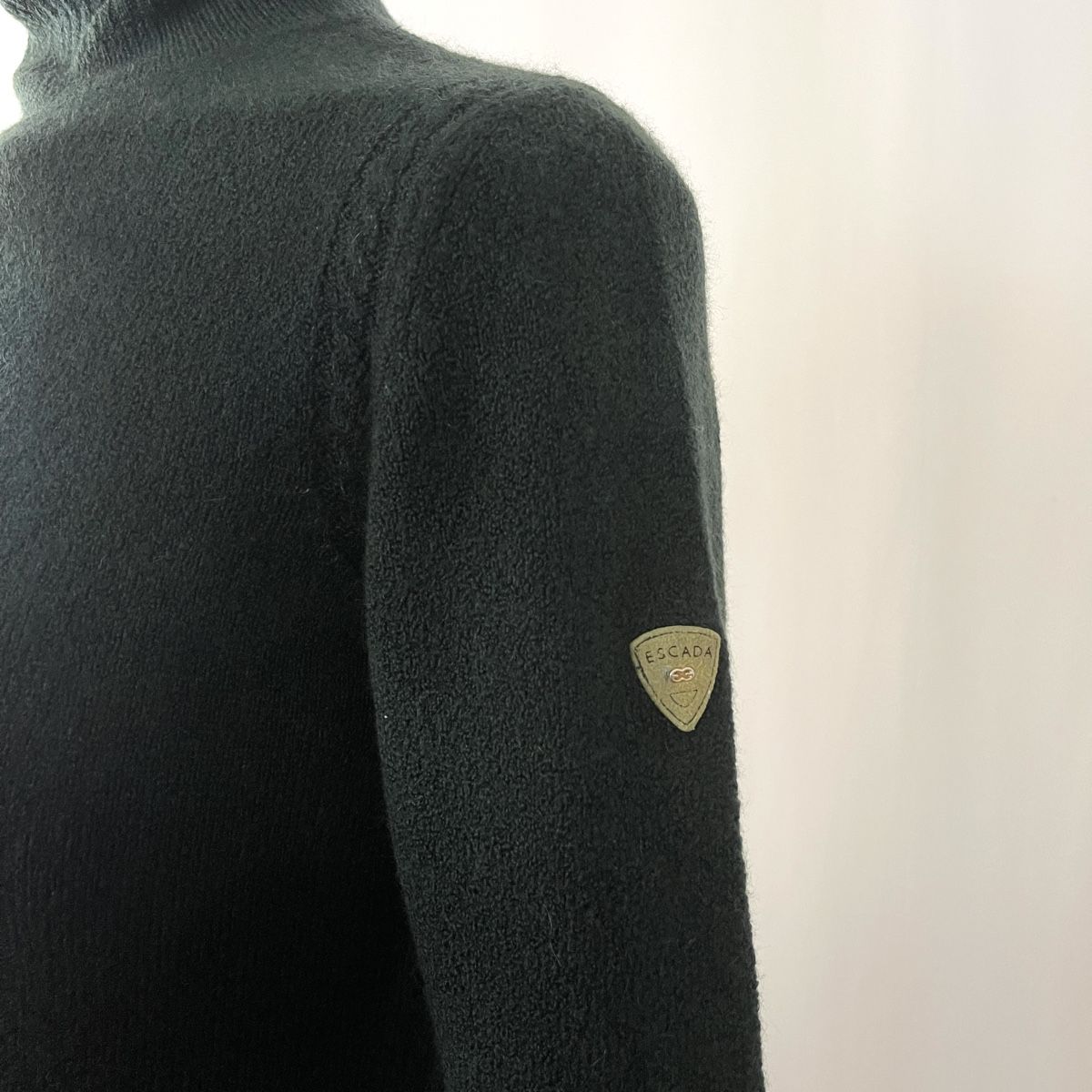 Escada Maglioni & Felpe: ESCADA Cashmere Sweater – Nuovo (secondo la descrizione) da Emmen venduto da Avviivva_Com2023 3