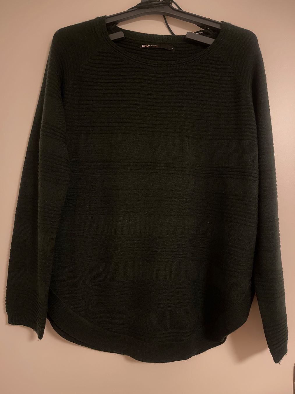 Only Pullover & Sweatshirts: Pullover von Only, Gr. M, Tannengrün – Gebraucht aus Rapperswil SG von Jule1410