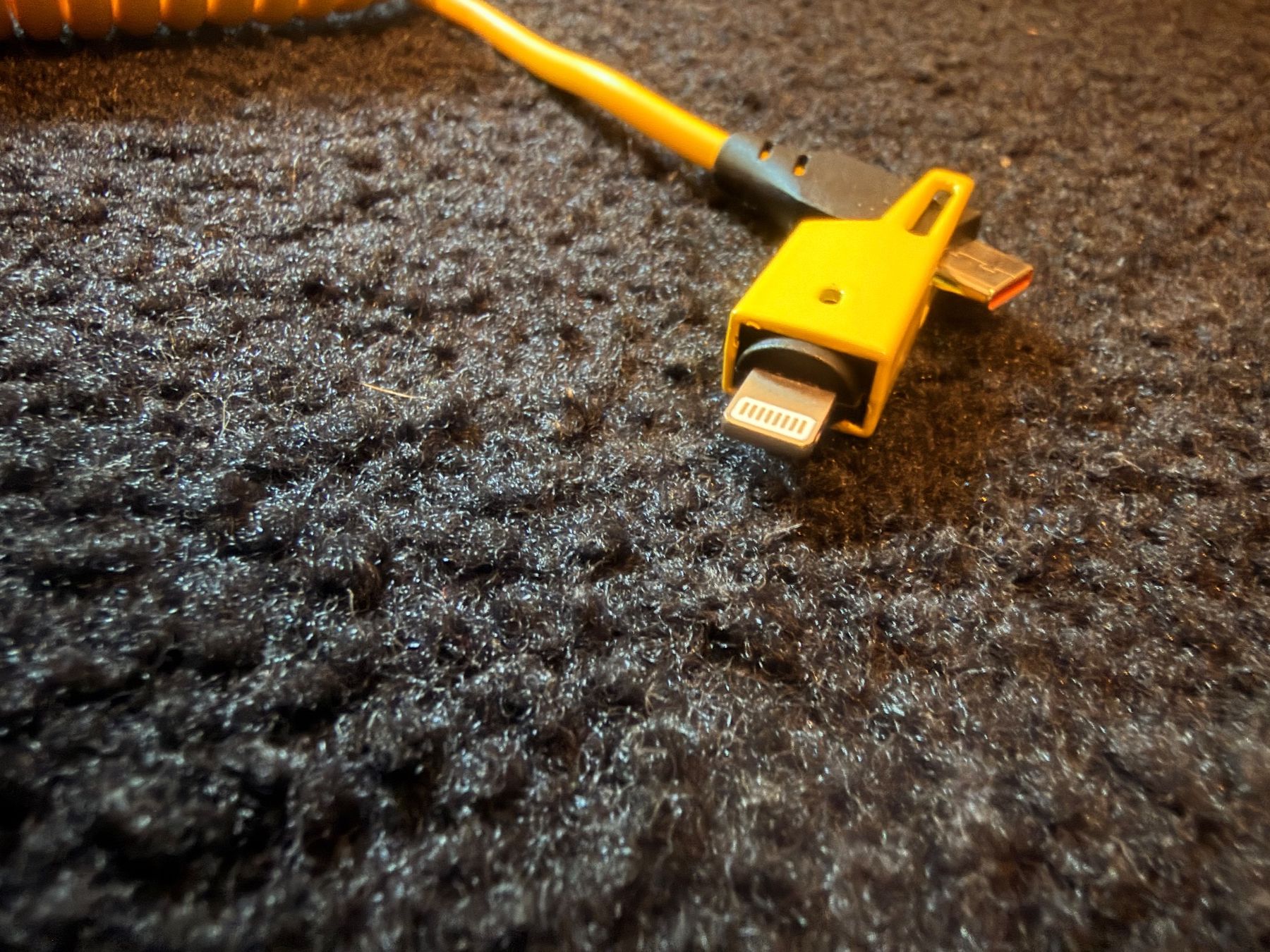 Chargements: Ladekabel 4in1 – Neuf (Voir description) à Niederurnen par Carbon21 2