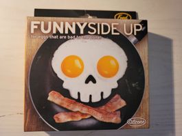 Moule à oeufs tête de mort FunnySide Up Halloween