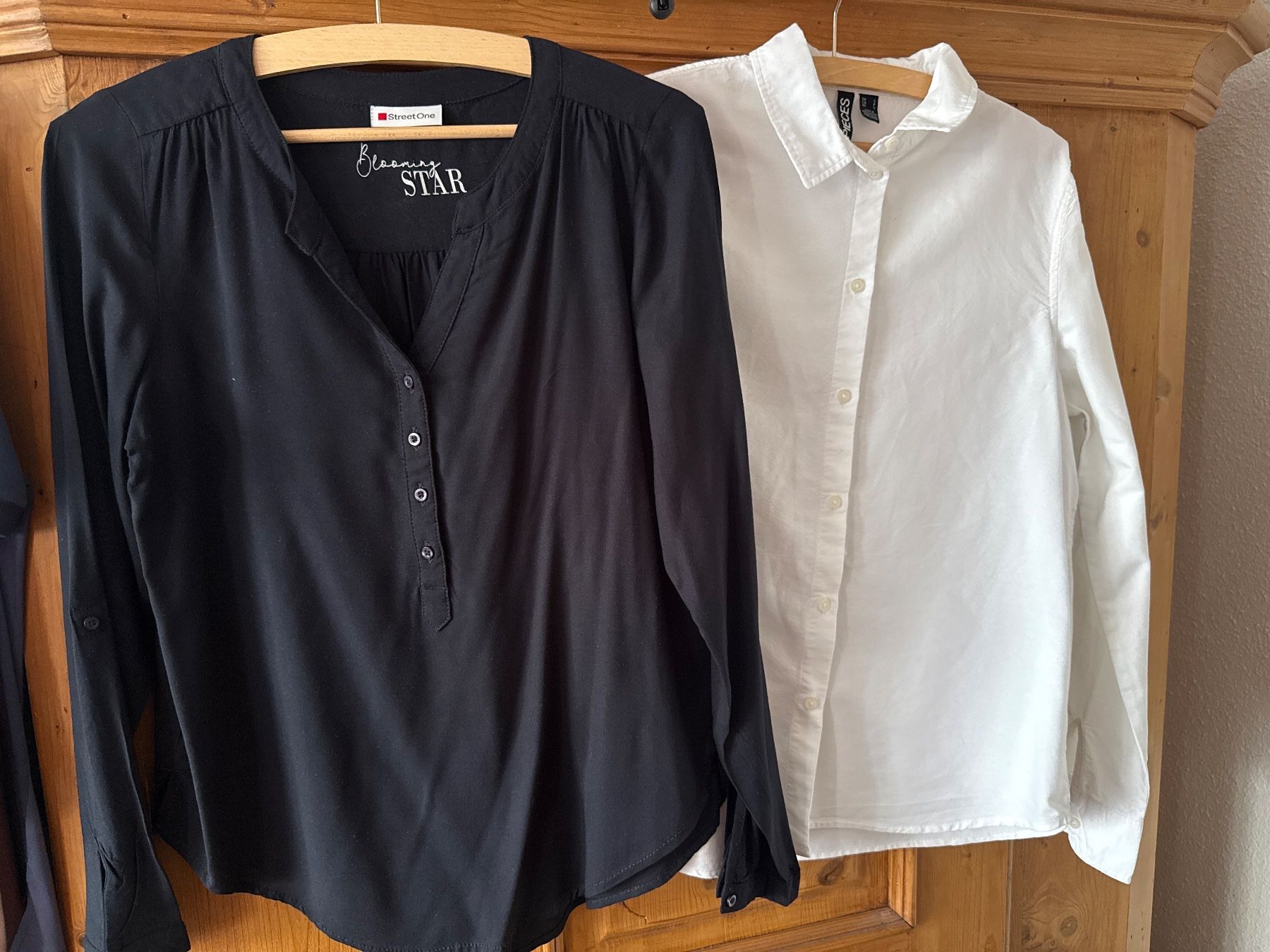 Camicette: 2 x Damen Bluse Schwarz Weiss Gr. S – Usato da Winterthur venduto da britsi