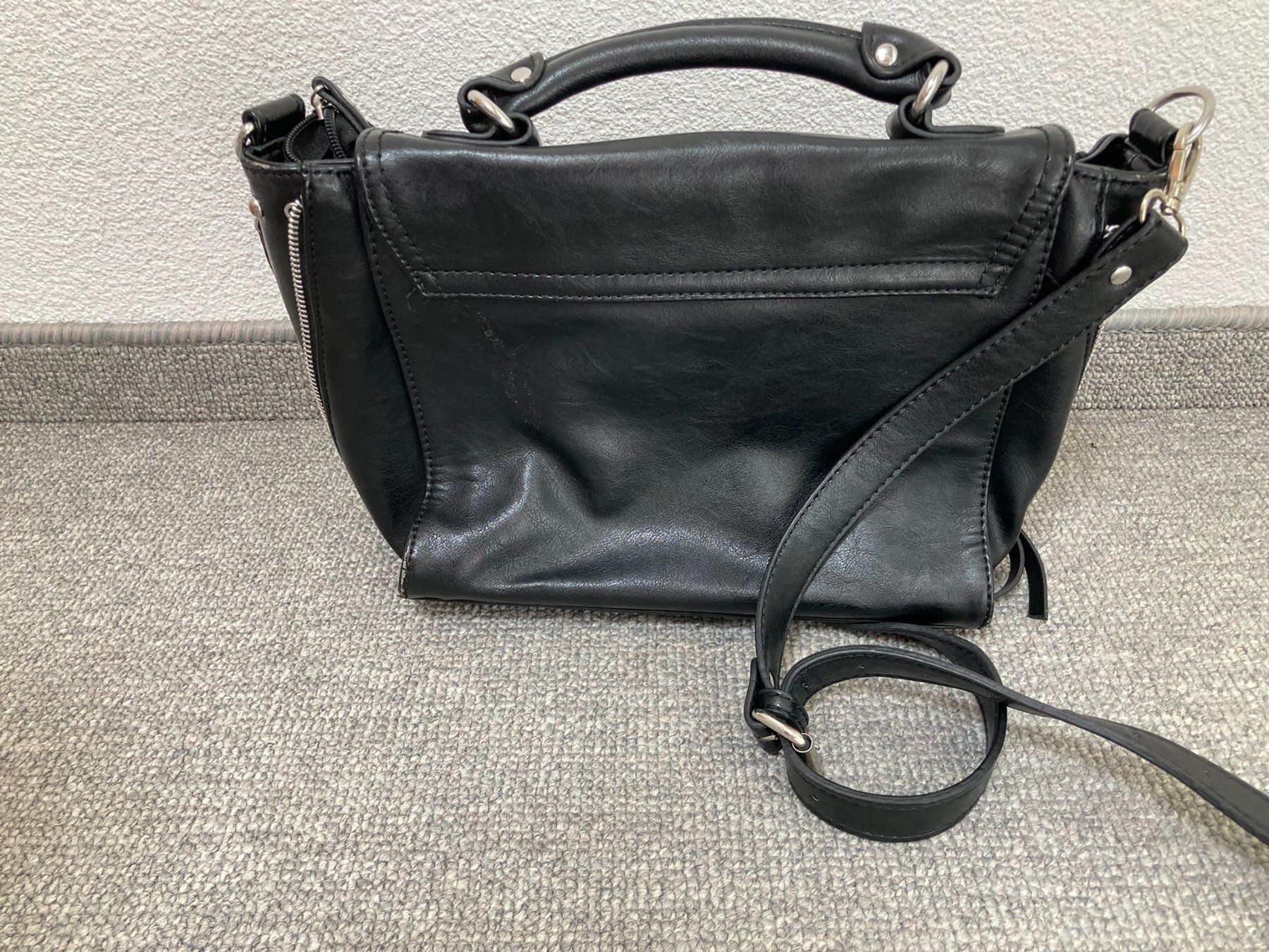 Sacs femmes: Handtasche schwarz – D'occasion à Matzingen par carola71 1