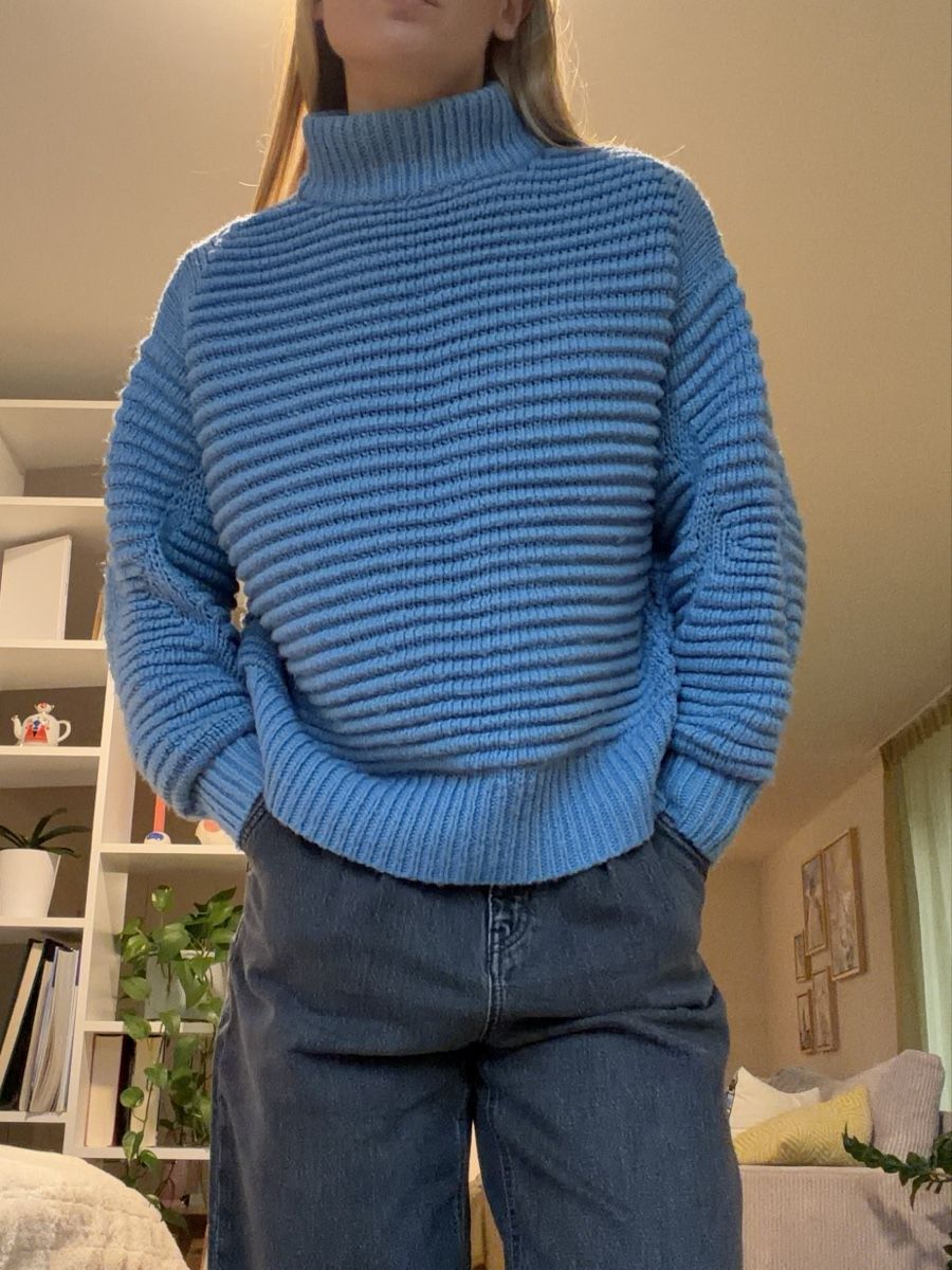 H&M Maglioni & Felpe: Blauer H&M Grobstrick-Rollkragenpullover – Usato da Zürich venduto da dbu_s8p2