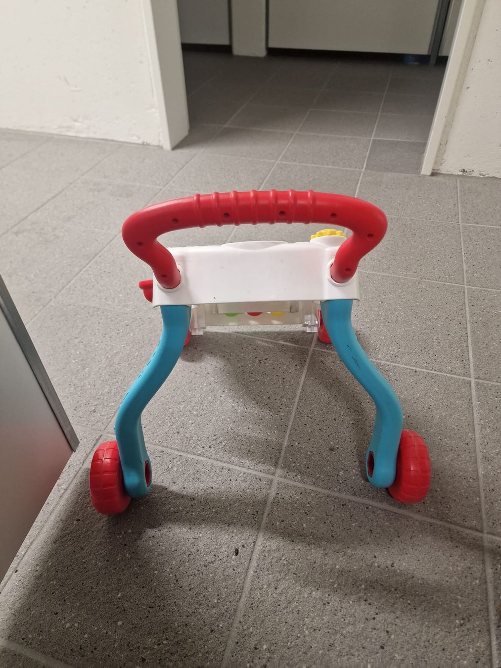 Stühle: Kinderstuhl und Laufrad – Gebraucht aus Lachen SZ von mar_22sq 3