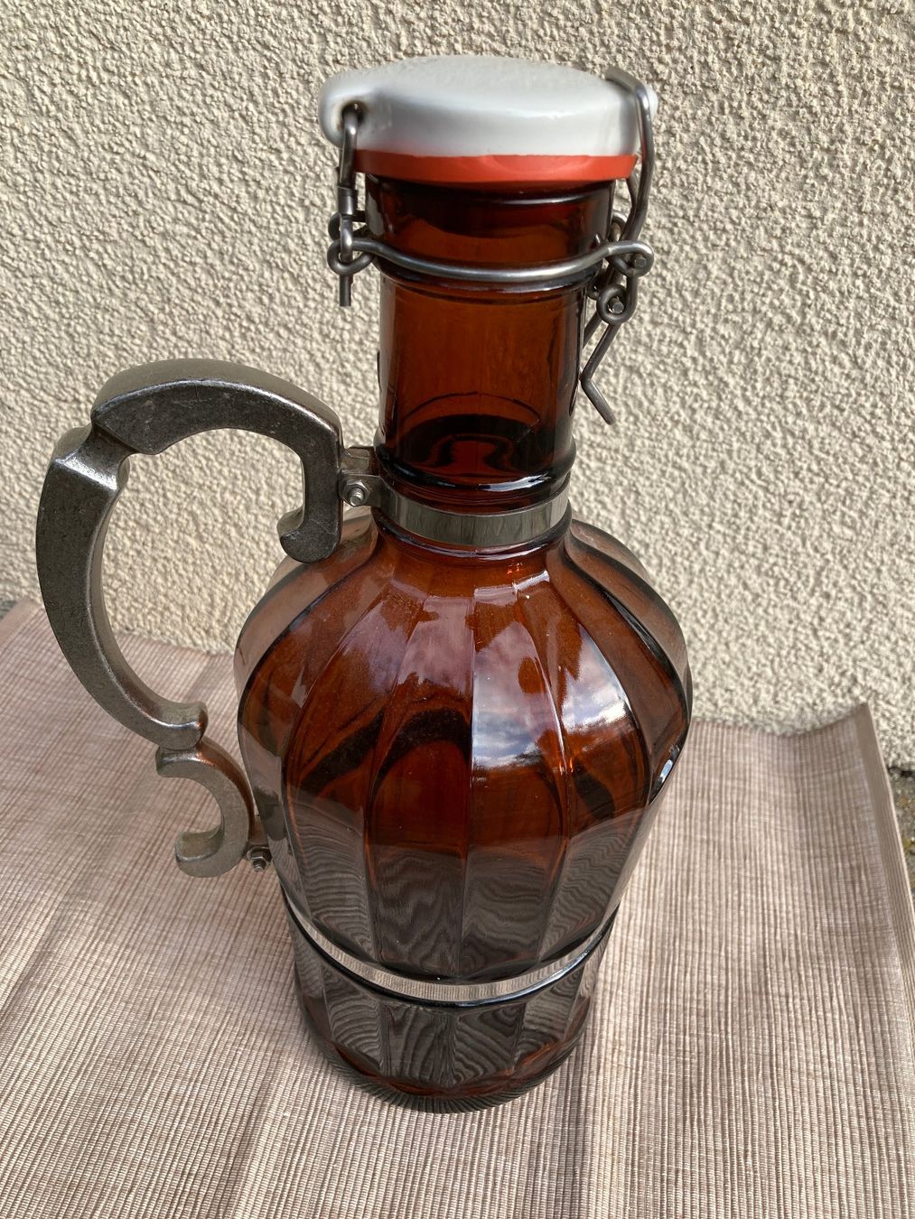 Bicchieri, Caraffe & Bottiglie: Alte Bierflasche, 2 Liter, leer, Back & Brau – Usato da Lütisburg venduto da wiesenpippau 1