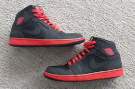 Nike Air Jordan 1 Retro Mid „Black Infrared“