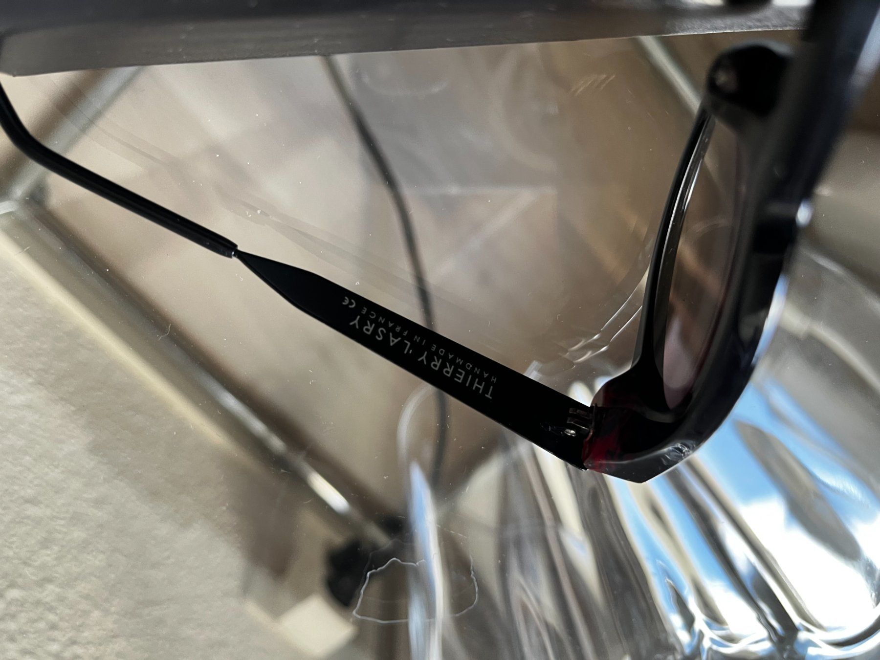 Lunettes & Verres: Lunettes de soleil Thierry Lasry – D'occasion à Veyras par in-nuce 2