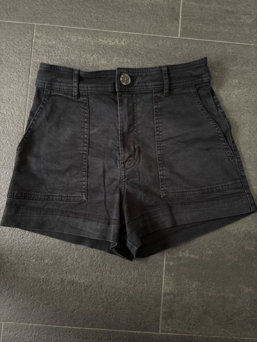 H&M Pantaloni: Shorts H&M S 36 – Usato da Sarnen venduto da leonie.vera
