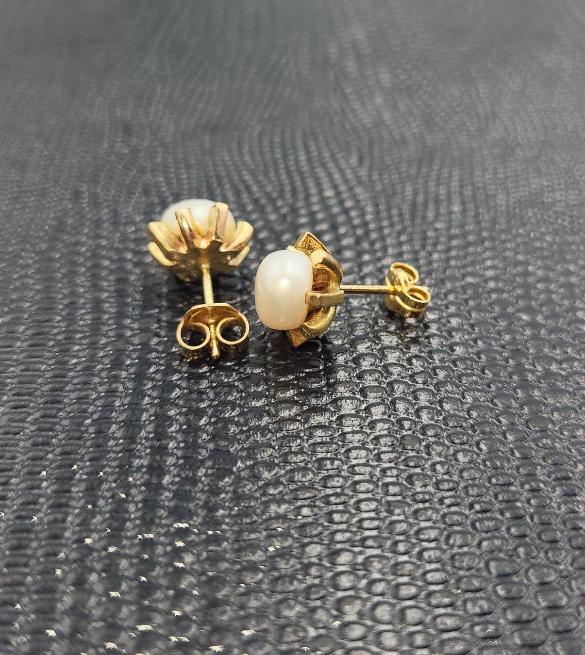 Orecchini pendenti & Orecchini a lobo: Gold Ohrstecker mit Perlen – Usato da Wald ZH venduto da Dasilver 2