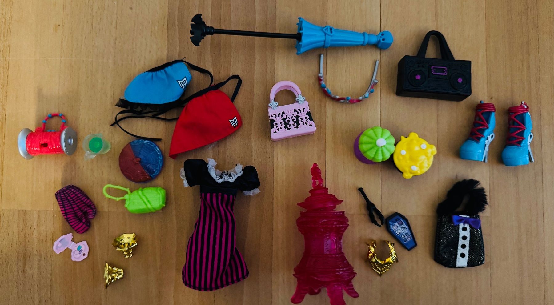 Spielzeuge: Monster High Zubehör – Gebraucht aus Bettwil von bellis_perennis_222