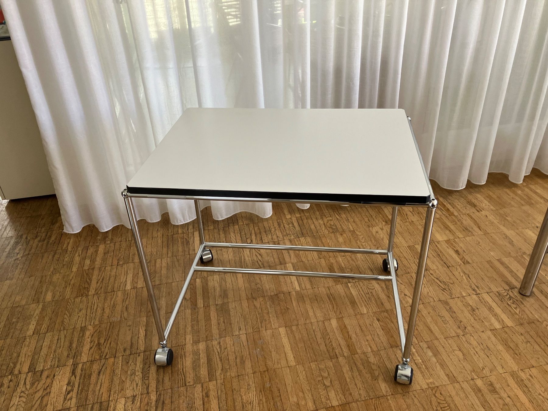 USM Tavoli: USM Haller Beistelltisch mit Rollen, Top! – Usato da Zürich venduto da mar_2byv 8