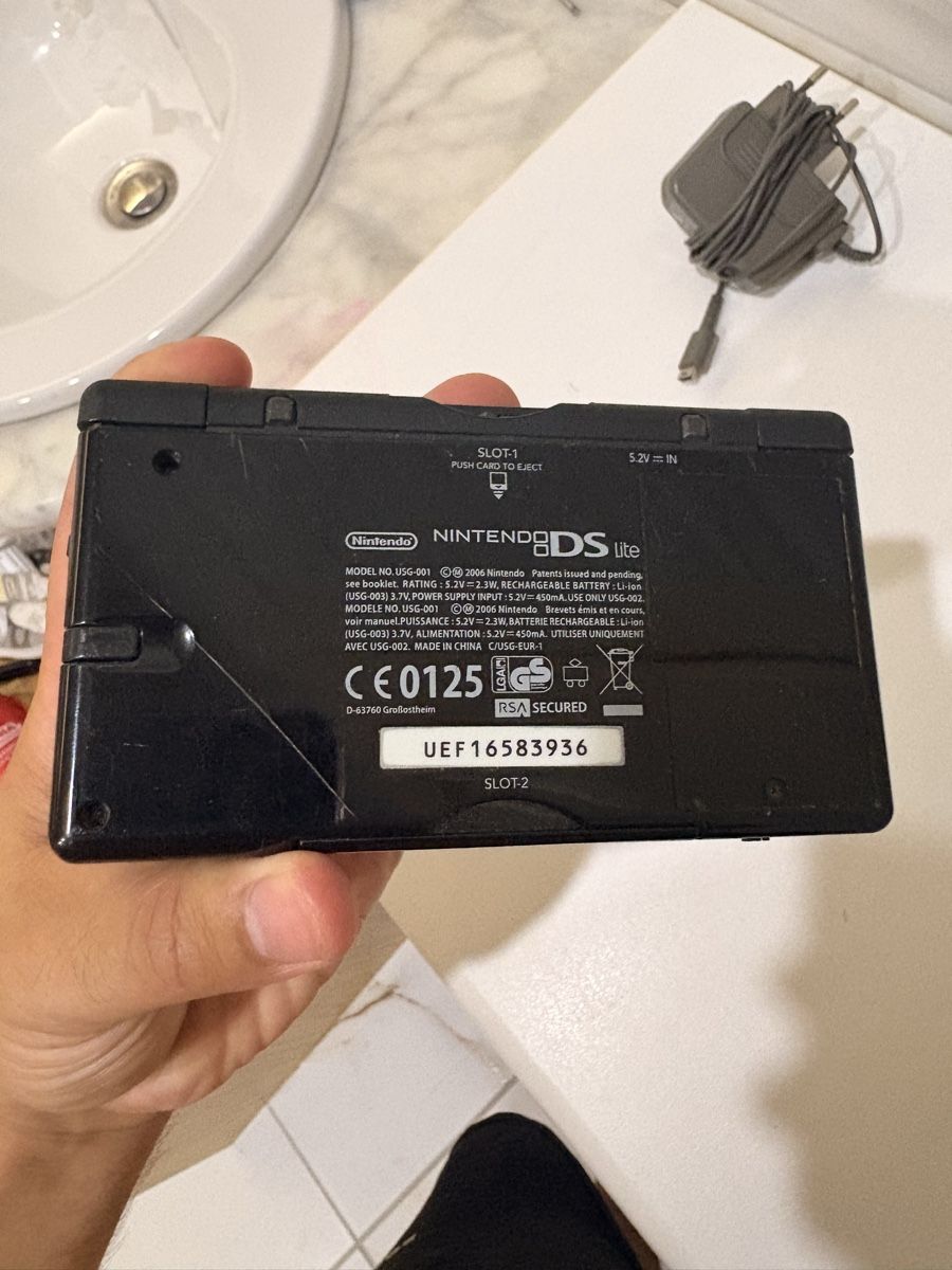 Nintendo Console: Nintendo ds Lite + 4 jeux + chargeur  – Usato da Dompierre FR venduto da PRiT_Madara 4
