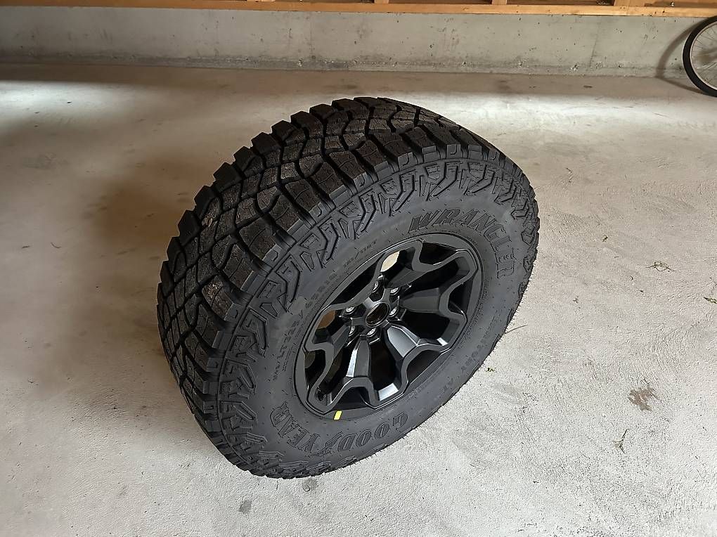 Pneumatici & Ruote complete: Dodge RAM TRX Komplettrad NEU – Usato da Escholzmatt venduto da schweizer007