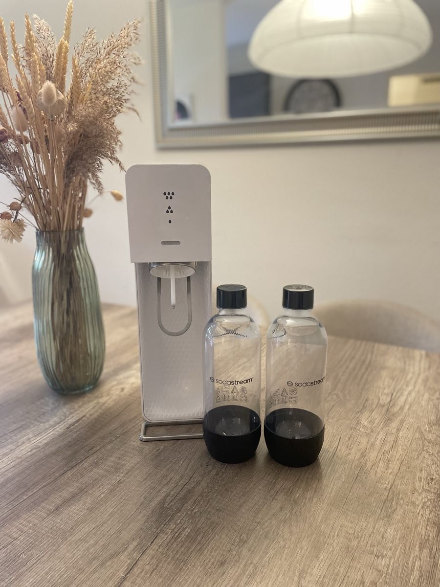 Sodastream Appareils de cuisine: SodaStream - Source Model - Includes 2 Bottles – D'occasion à Zürich par TheLillywhites