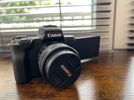 Canon EOS M50 Komplettset mit 2 Objektiven & Zubehör