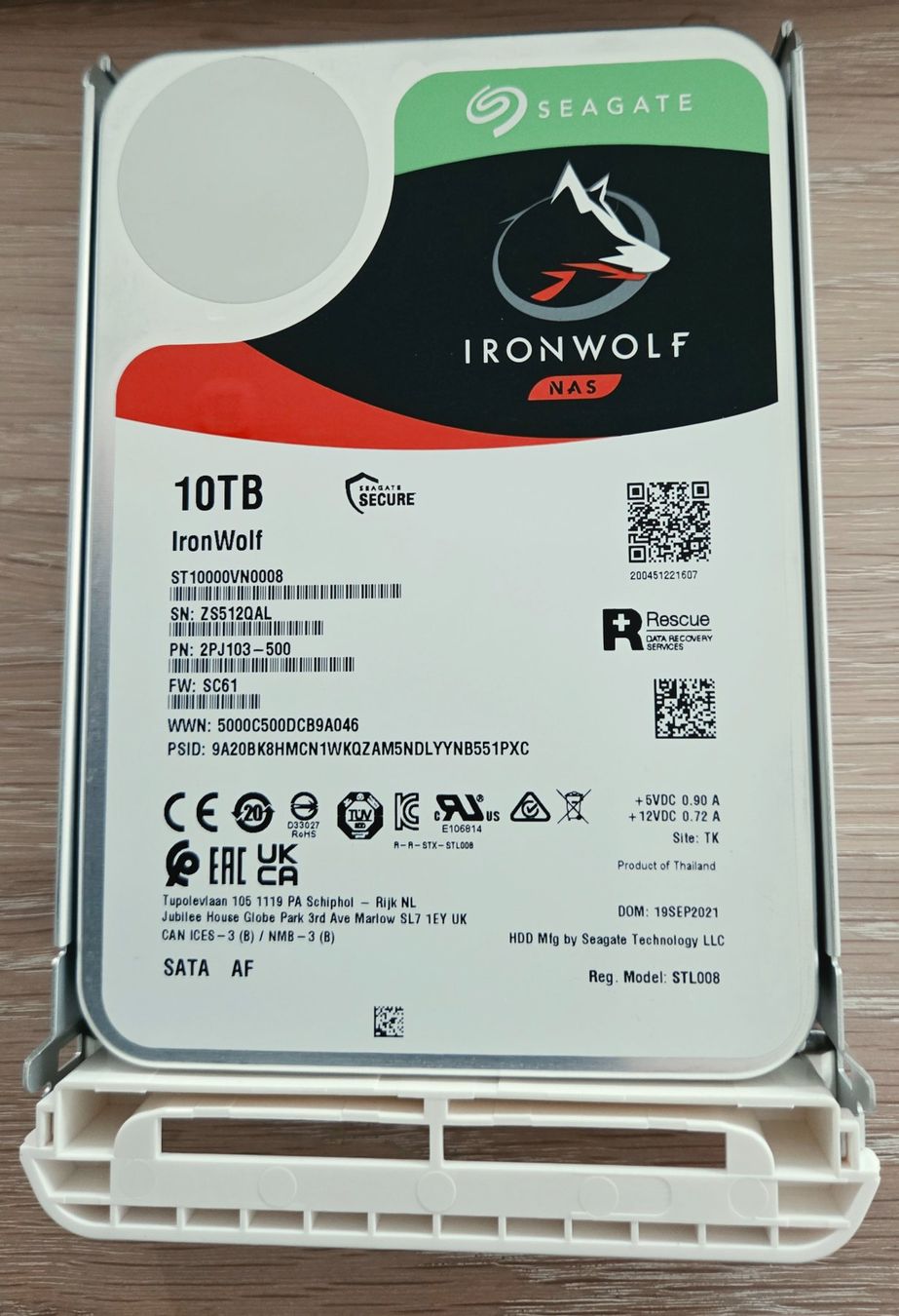 Qnap Server: QNAP HS-453DX "Silent-NAS" mit 2 Seagate HDD à je 10 TB – Usato da Ittigen venduto da bluesboy_66 2