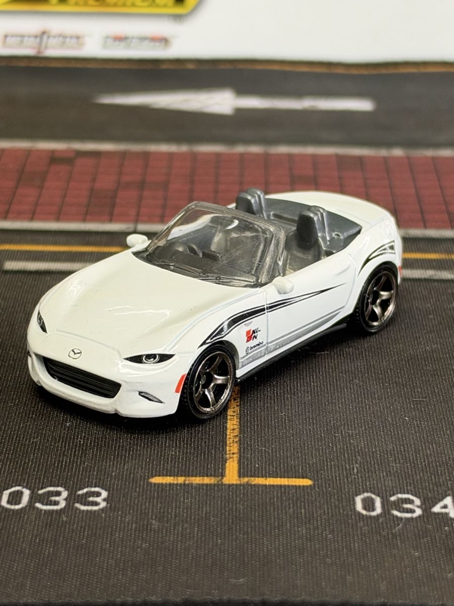 Matchbox Modellautos: Matchbox Mazda MX-5 Miata blanche – Gebraucht aus rolle von Noma-collectible 1