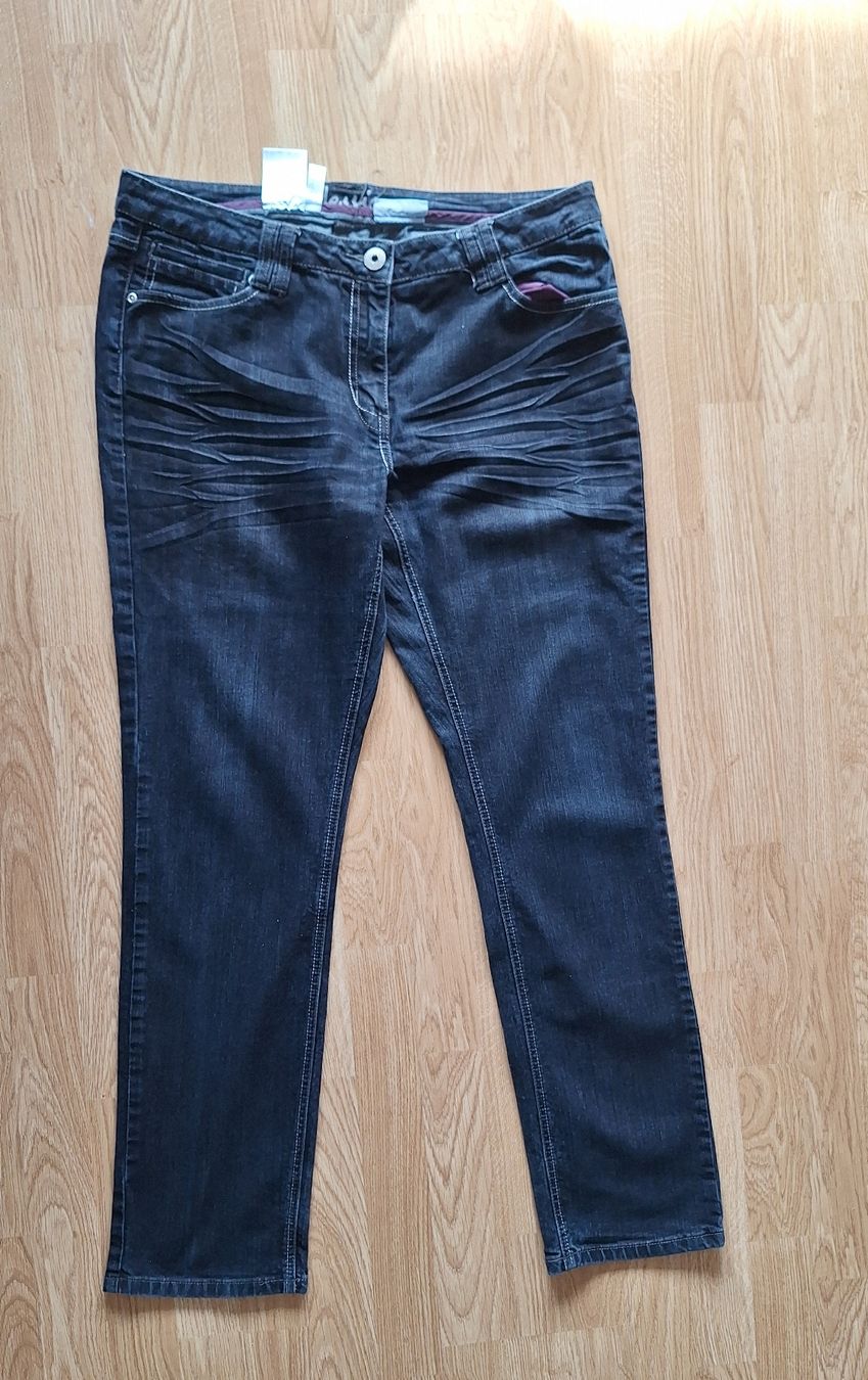 C&A Jeans: Schwarze Jeans Gr 44 von C&A – Gebraucht aus Lützelflüh-Goldb von bli_f2v9