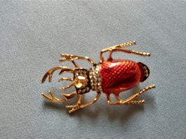 Brosche Käfer Design goldfarben rot mit Strass neuwertig