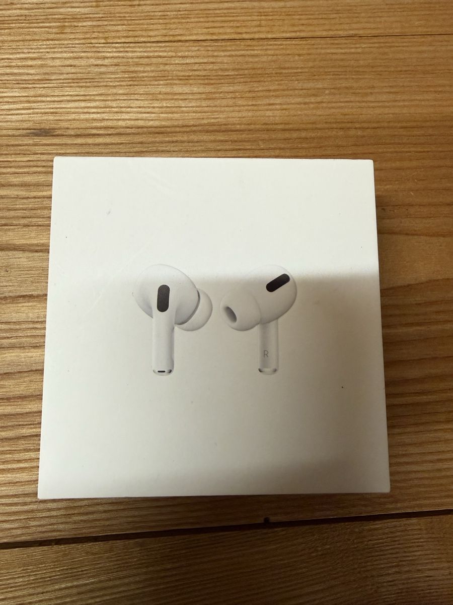 Apple Cuffie: Apple AirPods Pro Verpackung – Usato da Goldingen venduto da Thomas.Perrin