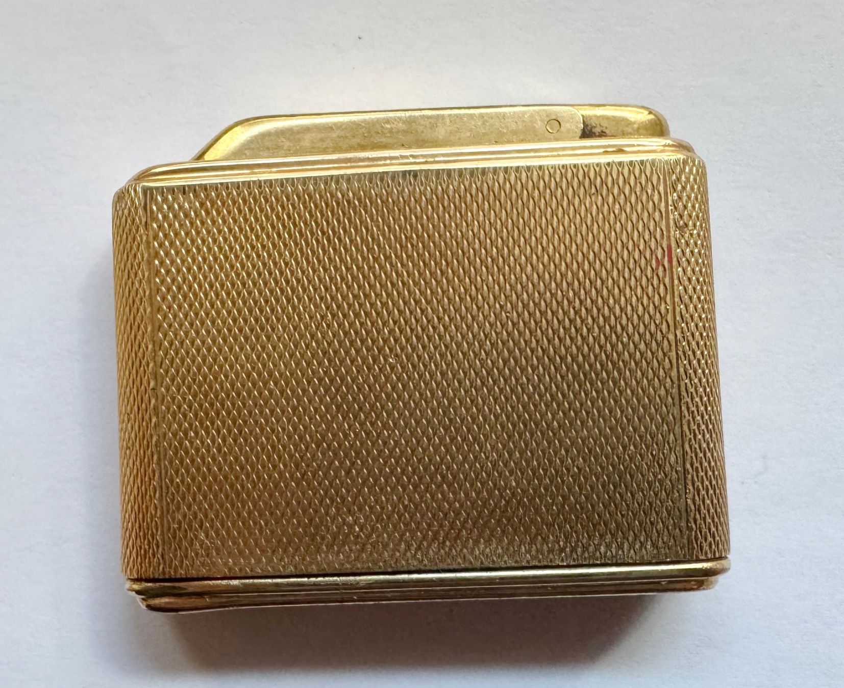 Accendini: Colibri vintage Feuerzeug mit Monogram EK – Usato da Eggenwil venduto da MarKae 1