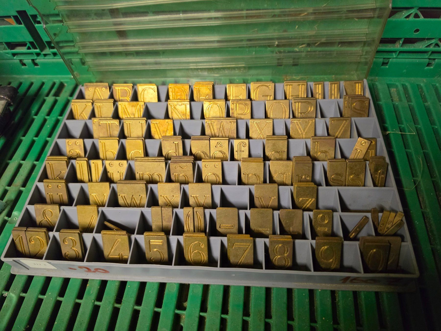 Alle Maschinen: Gravograph Typ R2 Graviermaschine – Gebraucht aus Haldenstein von Hilly4 9