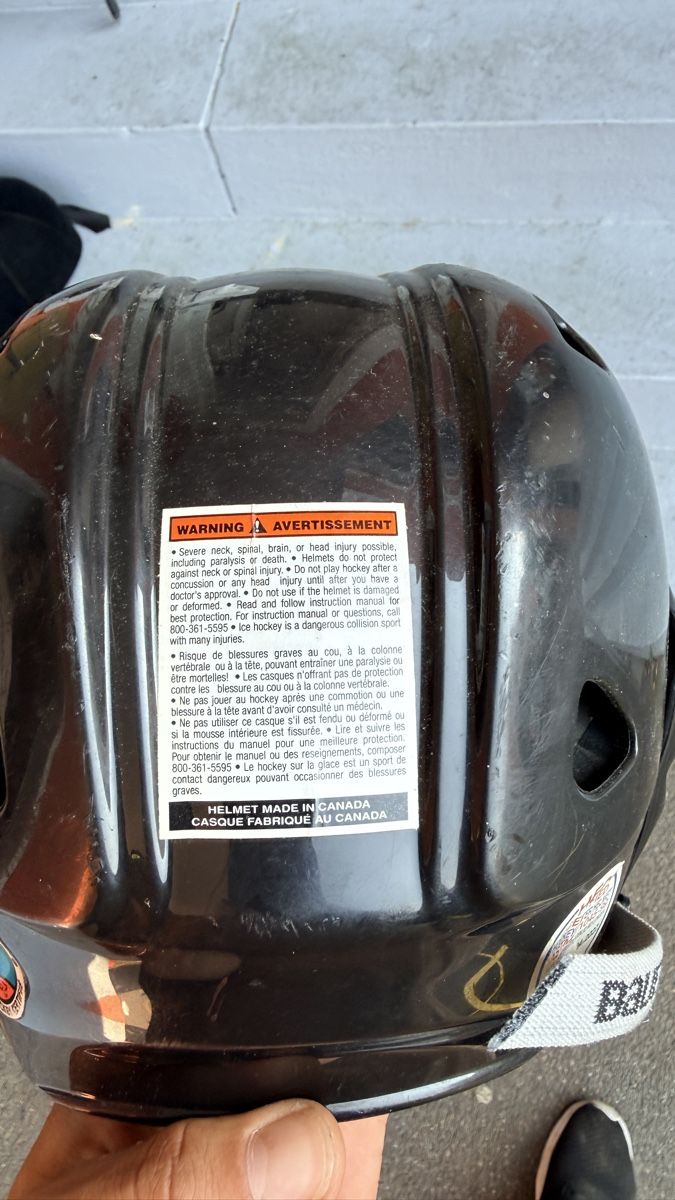 Caschi: Eishockeyhelm ITECH mit BAUER Gitter Schwarz – Usato da Winterthur venduto da Alawi_47 3