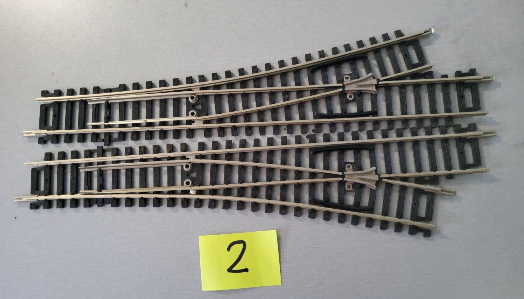 Roco Modellini di ferrovie: 2 ROCO Weichen links und rechts – Usato da Grüningen venduto da VENOM59