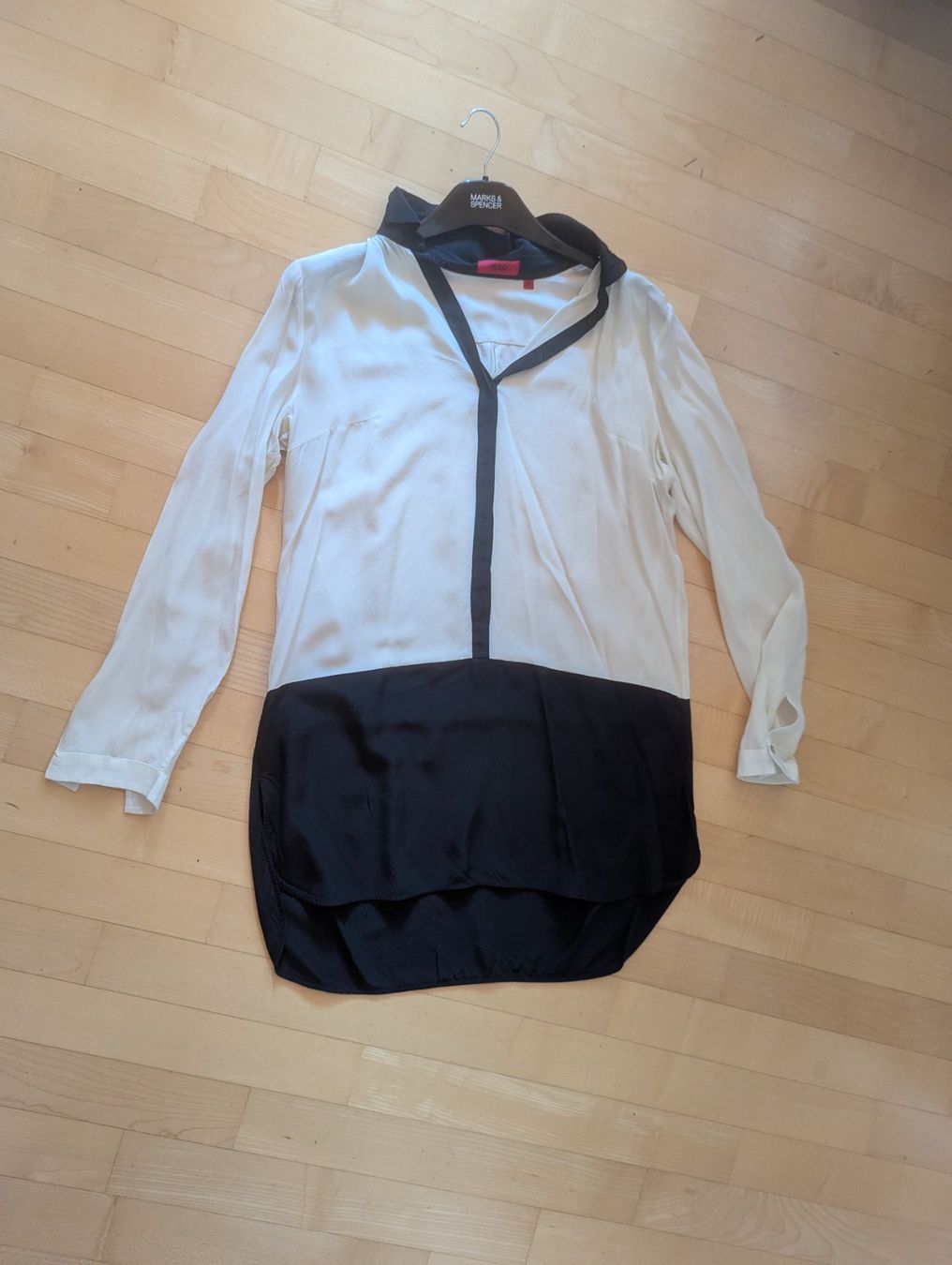 Tuniche: Hugo Kleid aus Seide Gr. 42 – Usato da Zollikon venduto da Mikifare