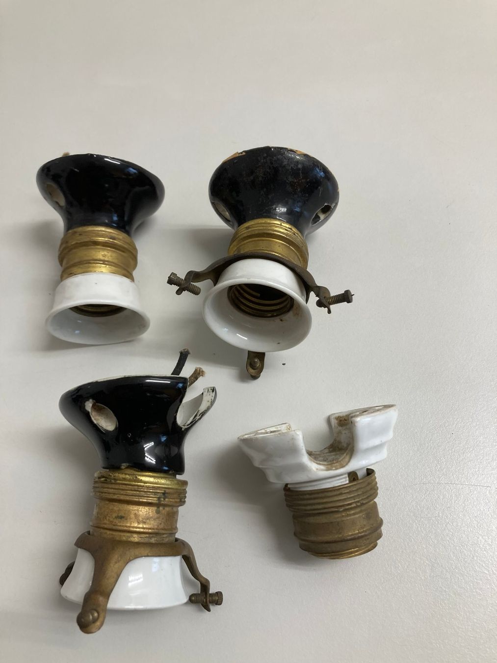 Lustres & lampes de plafonds: Vintage Lampenfassungen – D'occasion à Weissbad par Hado42