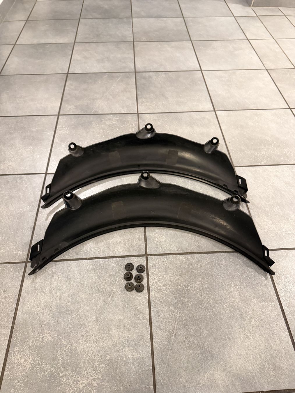 BMW Toutes les pièces auto: Radlaufleisten M3 Competition G80 – Neuf (Voir description) à Wil SG par A.sa1