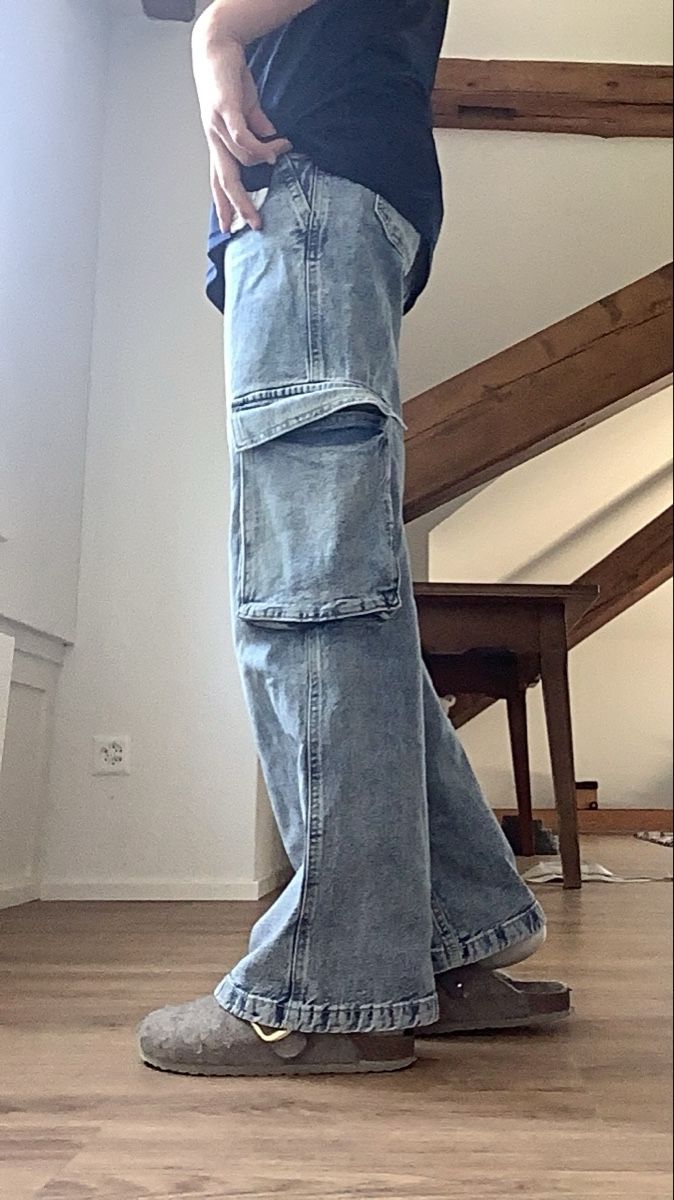 H&M Hosen: Baggy Light washed Cargo Jeans – Gebraucht aus Uznach von sal_cf8p 3